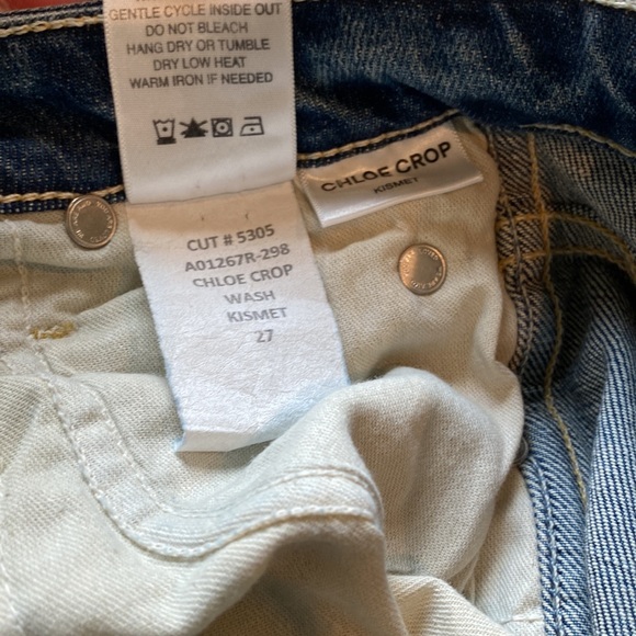 AMO
Chloe Crop Raw Hem Jeans - Picture 13 of 13